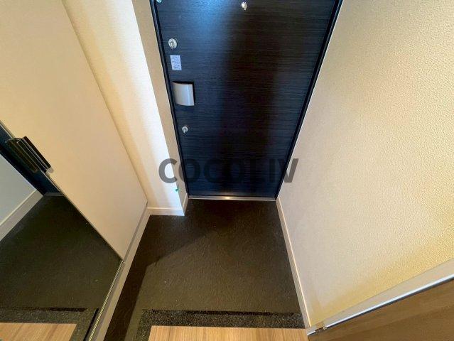 玄関　同物件別部屋写真