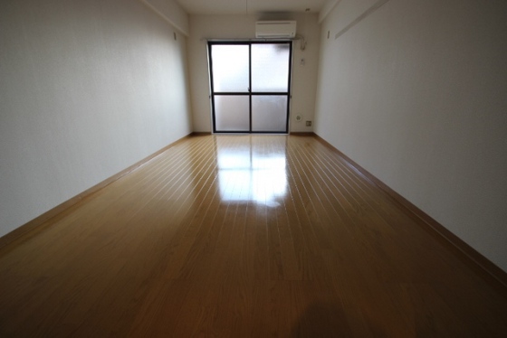 居室・リビング　※別部屋の写真です