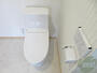 トイレ　ウォシュレット機能がついたトイレです。安心して使用できますね
