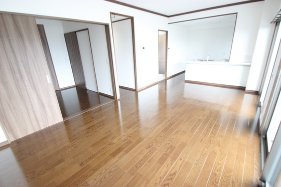 居室・リビング　※別室の写真です