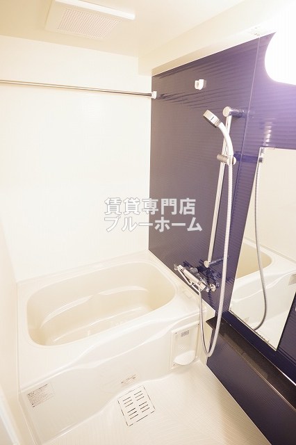 バス・シャワールーム　ピカピカのお風呂！