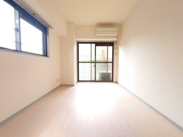 居室・リビング　パシフイツクパレス池の端