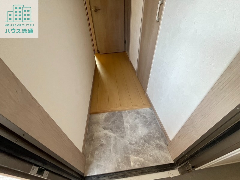 玄関　※同タイプ別号室のお写真です