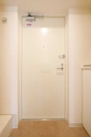 玄関　コートブリーズ根津