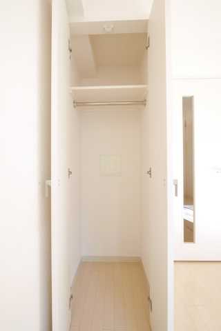 収納　コートブリーズ根津