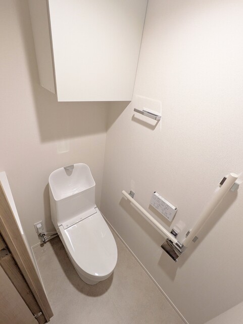 トイレ　※同タイプ別室参考写真