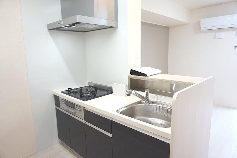 キッチン　同物件別部屋