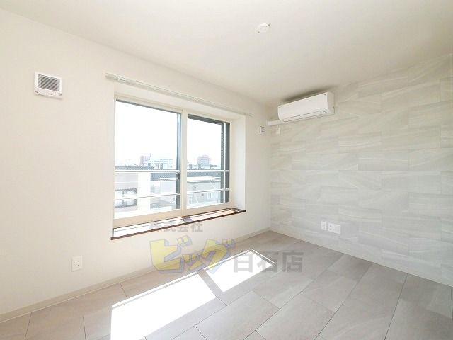 居室・リビング　陽当り良好で明るいリビングです♪