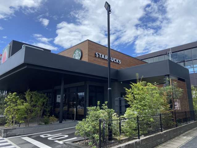 飲食店　スターバックスコーヒー鹿児島谷山駅前店（飲食店）まで375m