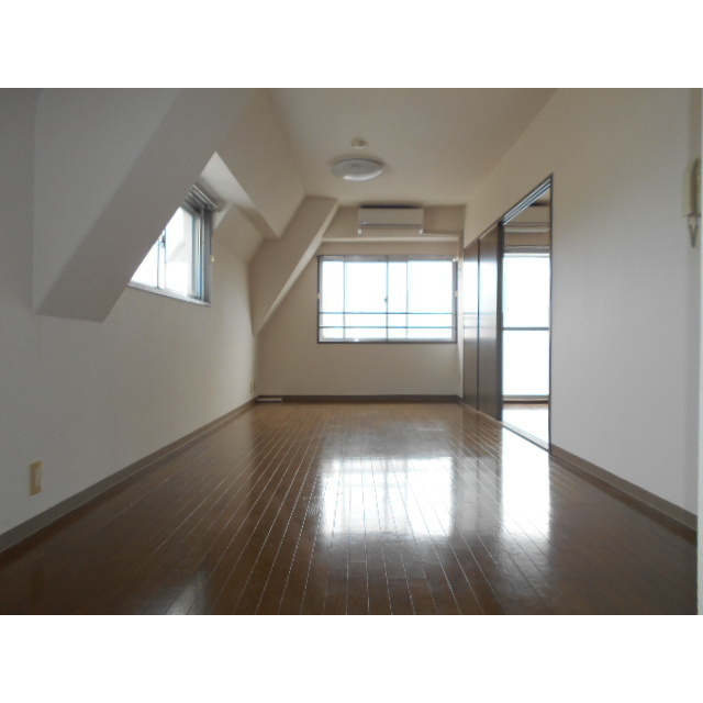 居室・リビング　リビング