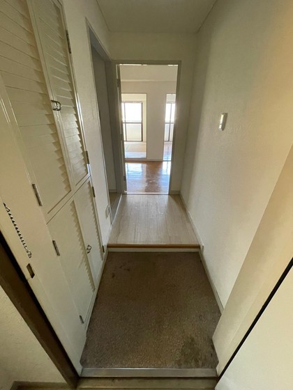 玄関　※別号室の写真です