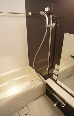 バス・シャワールーム　※別部屋の参考写真です。