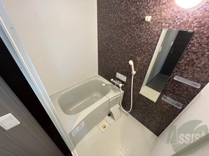 バス・シャワールーム　お風呂になります。一日の疲れを癒してくださいね。