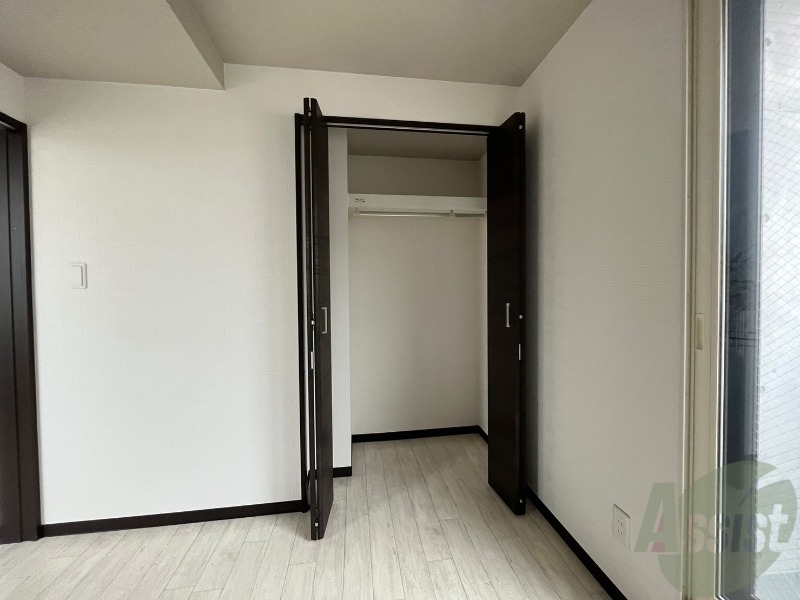 収納　クローゼットは奥行きもあり、荷物が多い方でも安心です。