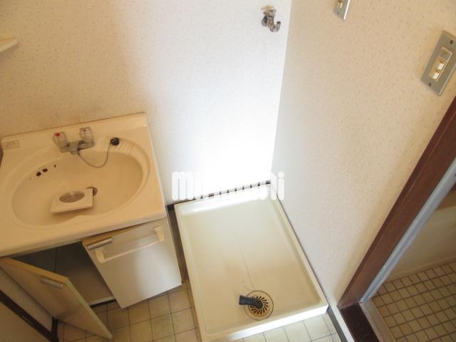 その他　女性も安心！屋内洗濯機置場がございます！