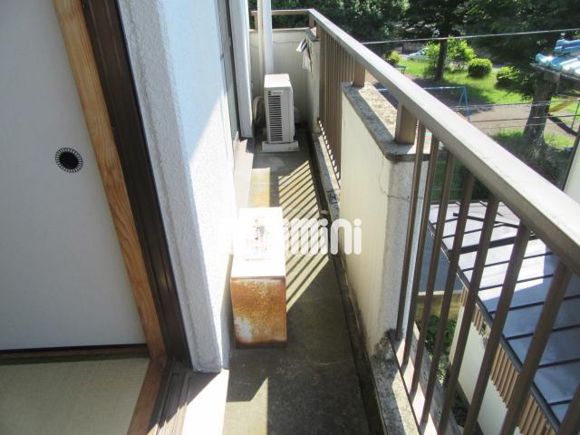 バルコニー　洗濯物を干しやすい広めのベランダ！