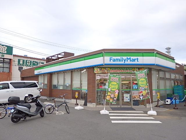 その他　ファミリーマート（その他）まで800m