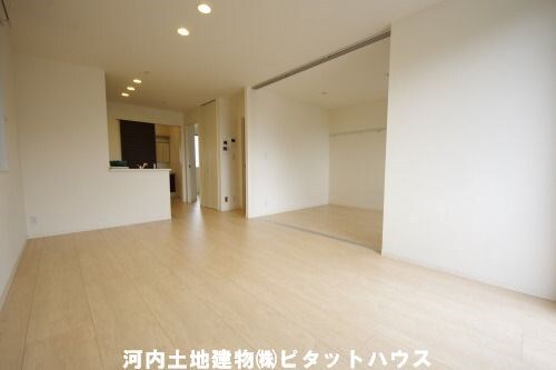 居室・リビング　ＬＤＫ１３．２帖※反転室内