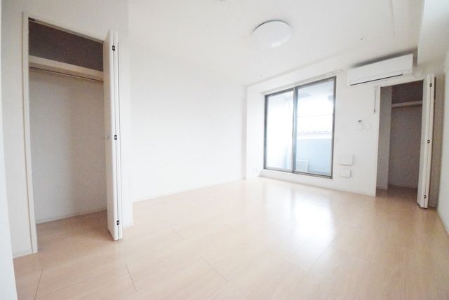 居室・リビング　洋室7.9帖♪