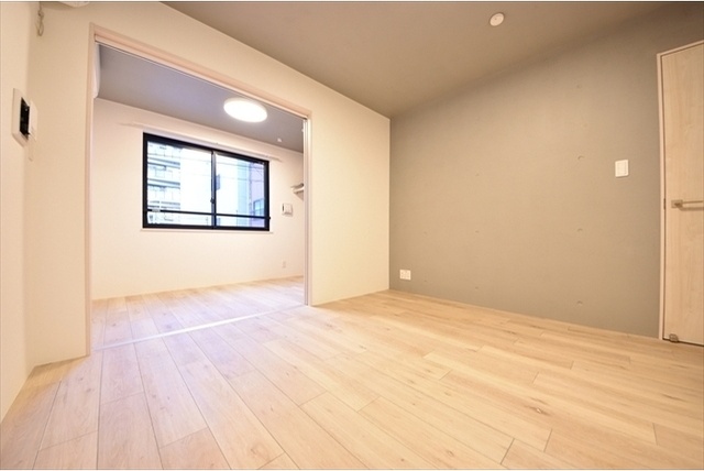 居室・リビング　☆明るい洋室☆