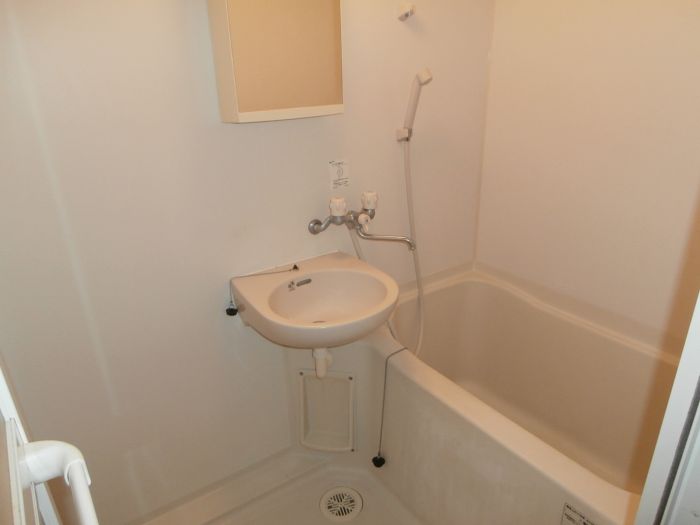 バス・シャワールーム　お風呂で日々の疲れを落としましょう