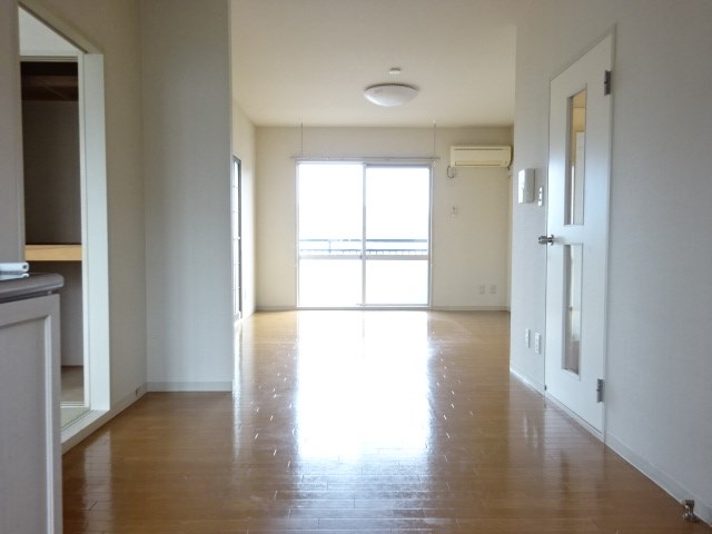 居室・リビング　写真は201号室です。(参考)