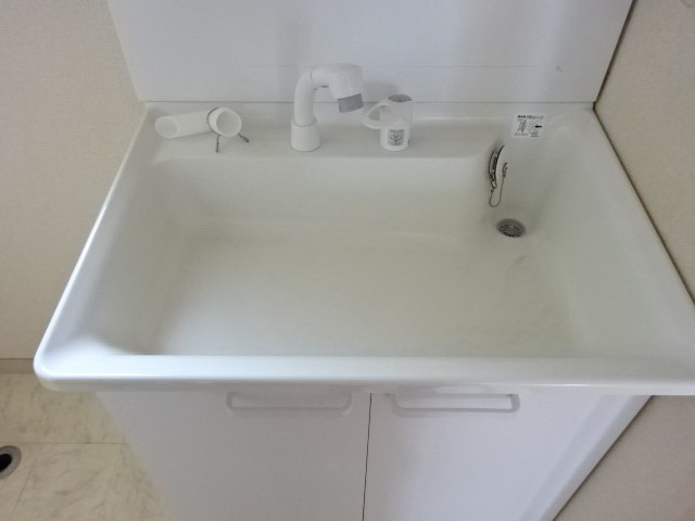 洗面設備　写真は201号室です。(参考)