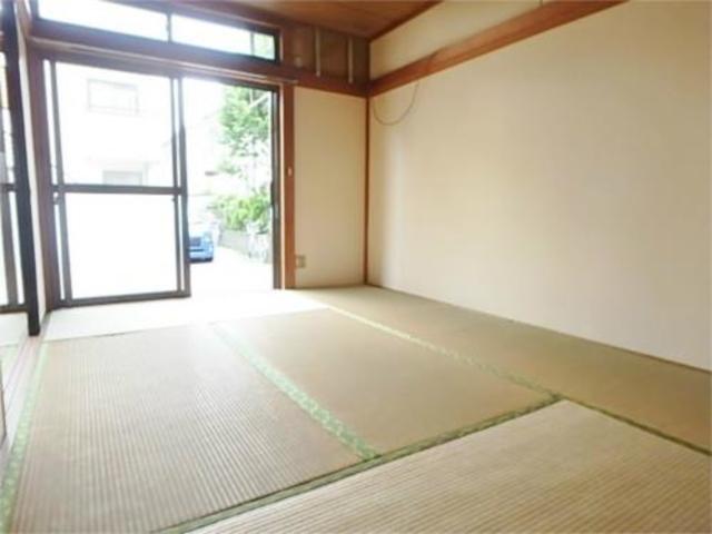 居室・リビング　明るいお部屋です