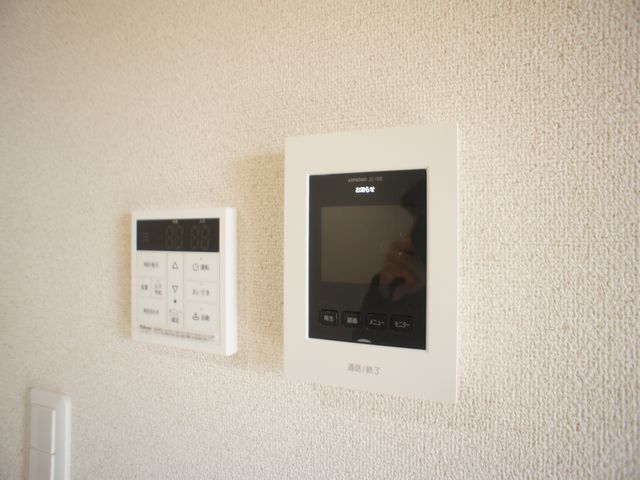 セキュリティ　訪問者の確認ができるTVドアホン付きです♪