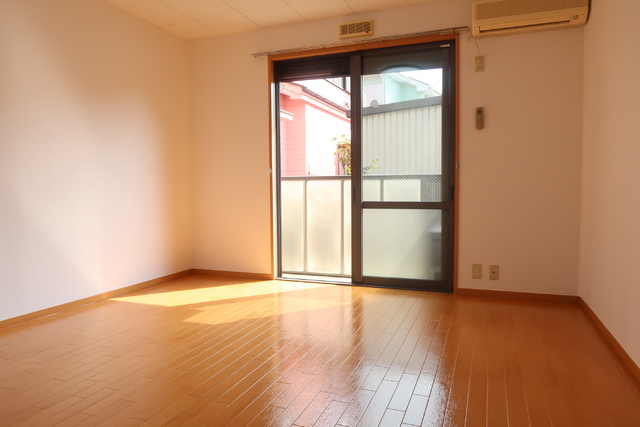 居室・リビング　８帖のお部屋です♪