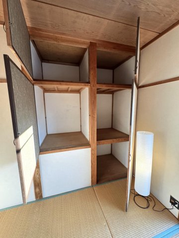 収納　各居室に収納付き。