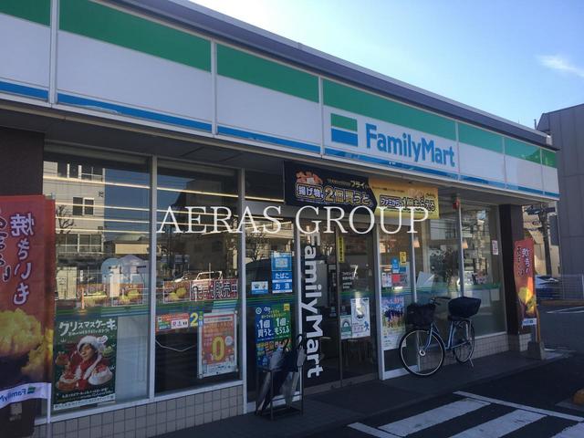 コンビニ　ファミリーマート板橋市場通り店（コンビニ）まで290m