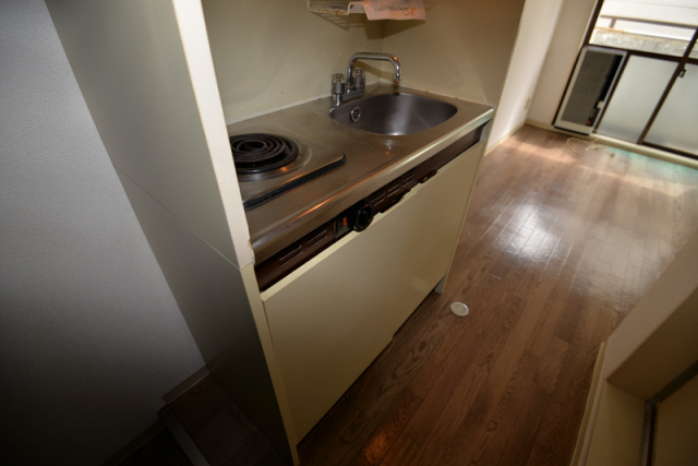 キッチン　コンパクトなキッチンで掃除もラクラク