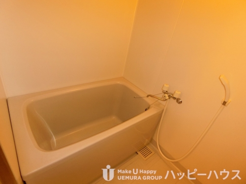 バス・シャワールーム　２０２号室の写真です。現況優先となります。