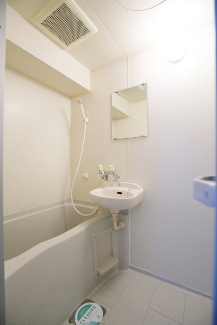 バス・シャワールーム　ゆったり過ごせるお風呂です