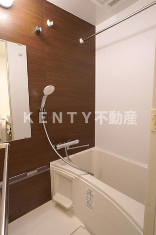 バス・シャワールーム　ゆったり過ごせるお風呂です