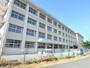 中学校　松阪市立西中学校（中学校）まで3962m