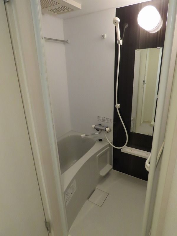 バス・シャワールーム　別部屋参考写真となります