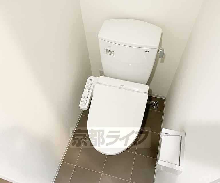 トイレ　ウォシュレット付き