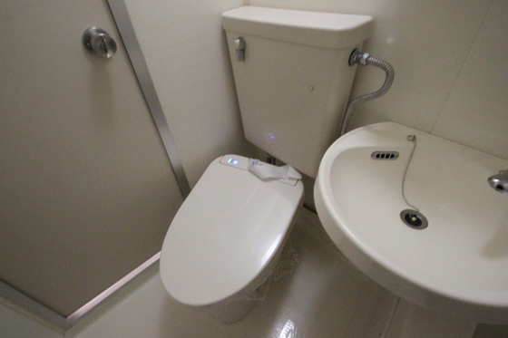 トイレ　※別号室の写真です