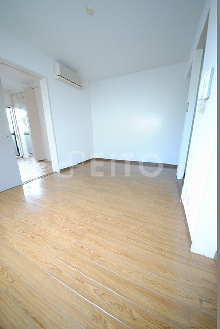 居室・リビング　写真は３０１号室