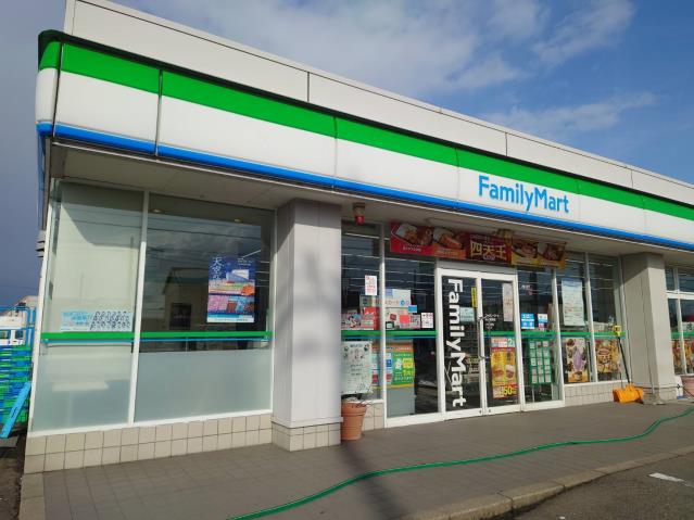 コンビニ　ファミリーマート高岡姫野店（コンビニ）まで238m