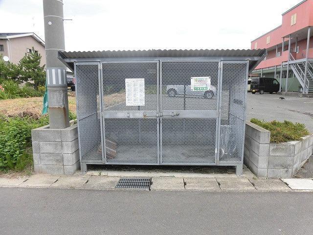 エントランス　ゴミ集積所