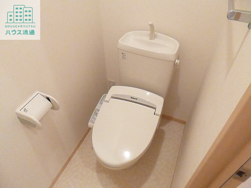 トイレ　※反転タイプのお写真です