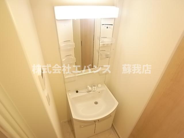 洗面設備　スペースが確保できる洗面所です