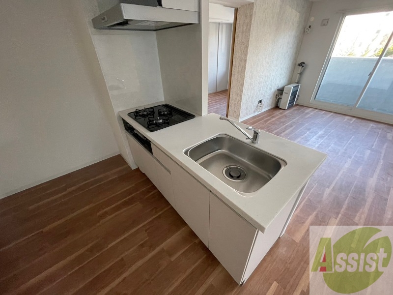 キッチン　こちらはキッチン。調理スペースもあり使いやすそうです。