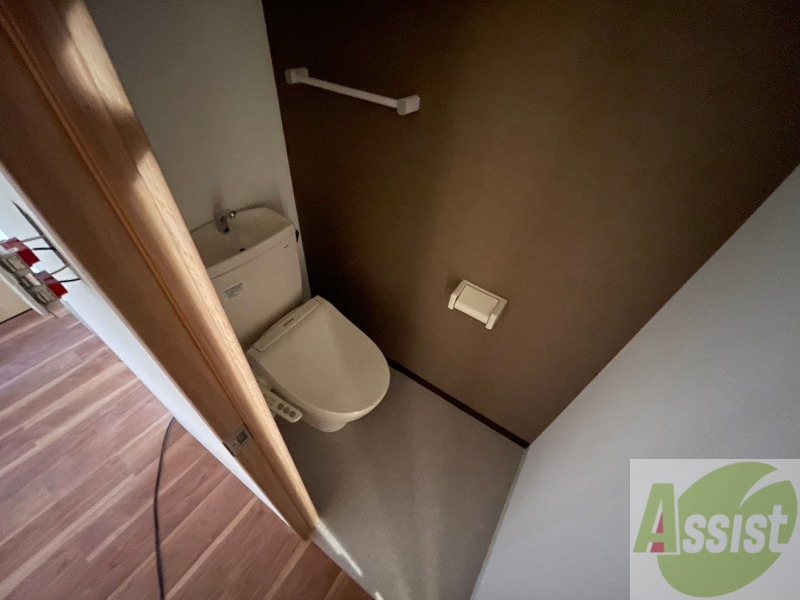 トイレ　こちらはトイレです。清潔感があり、安心して使用できます。