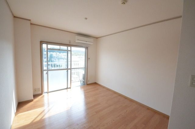 居室・リビング　☆陽当りの良いお部屋です☆