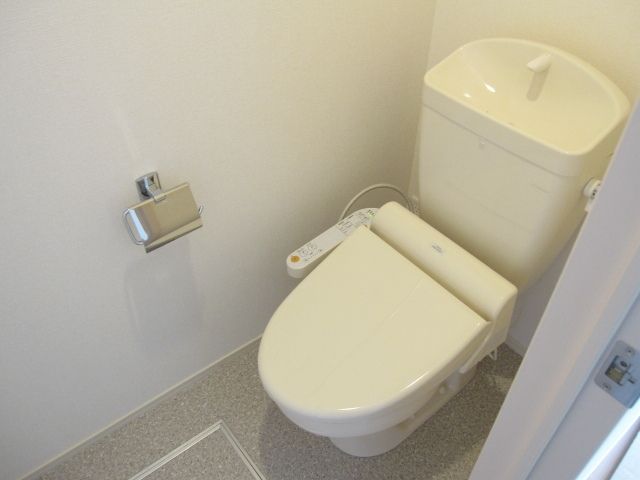 トイレ　★嬉しいウォシュレット付のトイレです★