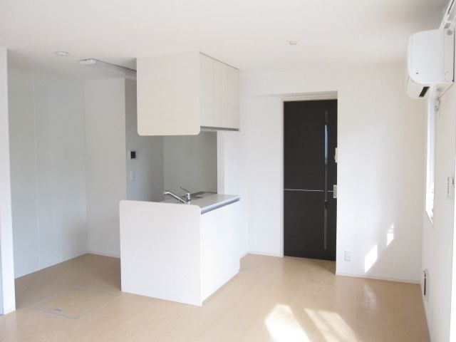 居室・リビング　★お洒落なカウンターキッチンのあるリビングです★